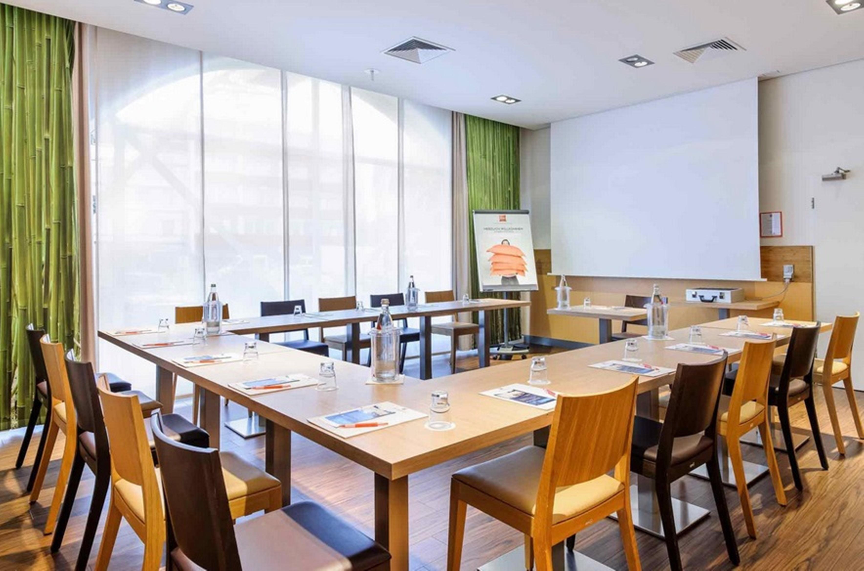 波鸿中心宜必思酒店 外观 照片